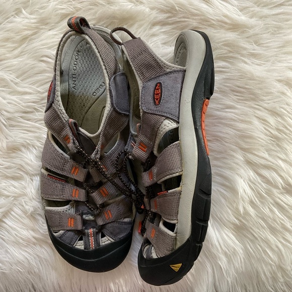 Keen Men’s Newport H2 Closed Toe Water Hiking Sandals Size 11.5 main image 4